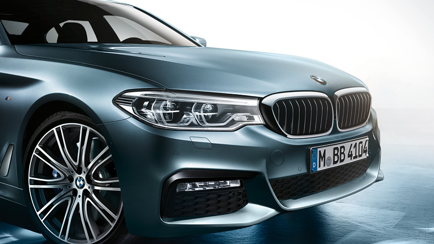 BMW 5 Series Sedan : Images & Videos